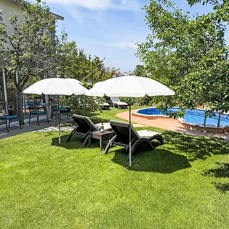 Appartement Ein Im Zweirosen By Interhome *
